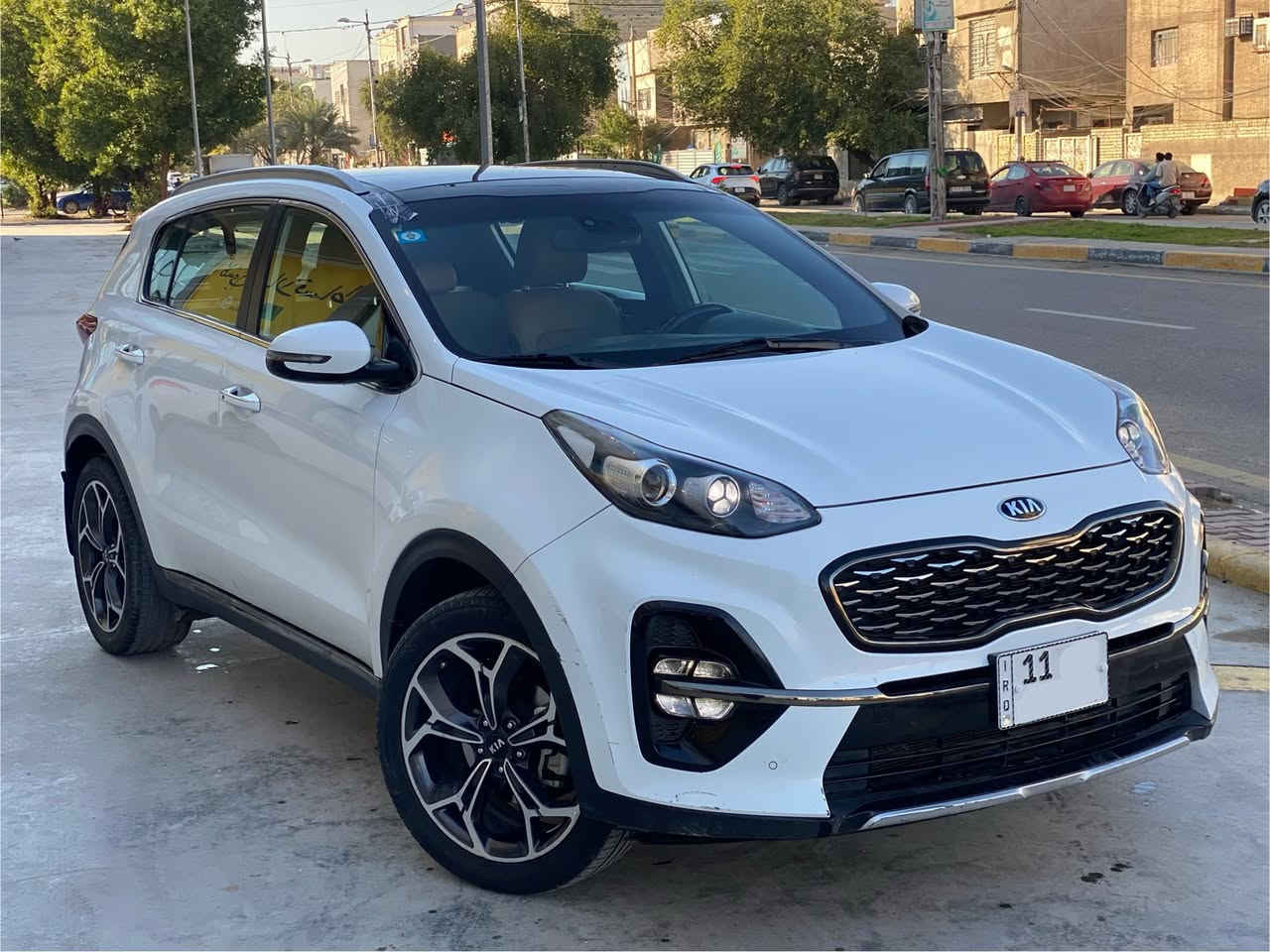 السلام عليكم
سبورتج جيتي لاين 2020 ماشيه 80 الف حقيقي
فووول مواصفات 1/1 كلشي بيها رقم بغداد بأسمي هزه ورقم وسنويه كله جديد كير محرك كفاله 
والسياره كفاله من الصبغ بيها بارد اصبعين فقط والسونار بالمنشور
سعرها 212 وبيها مجال الشراي يتصل وبالخدمه
مكاني بغداد الحريه ***********
