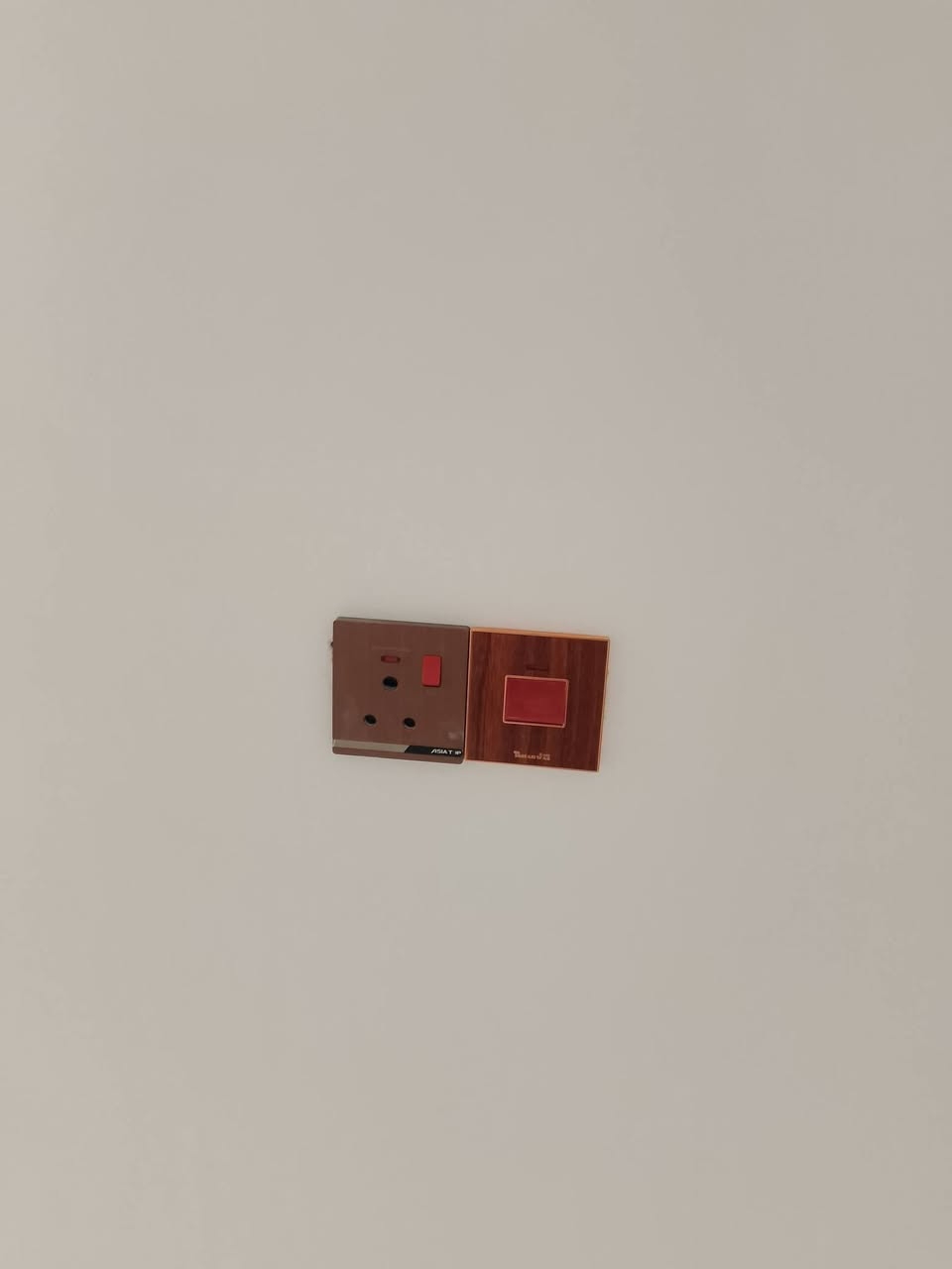 كهربائي تأسيس وتشطيب
كافه الأعمال الكهربائية وبأسعار مناسبه 
 لتواصل اتصل بالرقم ***********
