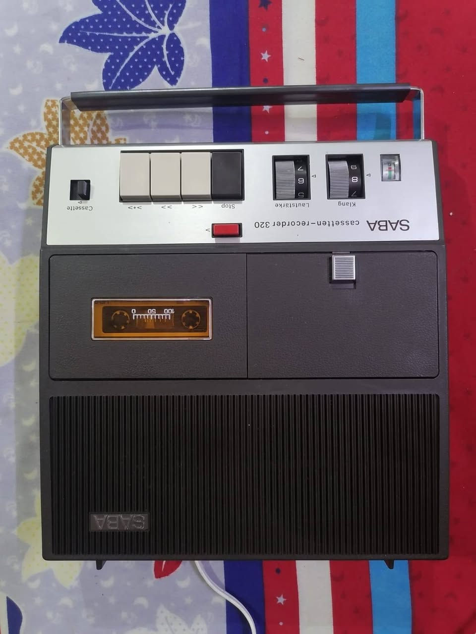 سلام عليكم للبيع مسجل من شركة سابا الالمانيه جهاز جديد بدون عيوب او تصليح مع الحقيبه جلد يشتغل بطاريات وكهرباء 220 
السعر 85 الف مكاني ناصريه المركز لايوجد توصيل للاستفسار المراسله عالخاص وشكرا


**إذا كنت صاحب هذا الإعلان وتريد حذفه لأي سبب، رجاءا أرسل رسالة إلى الدعم الفني**