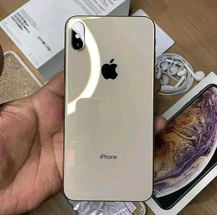 ايفون اكس اس ماكس 
العرض ساري حتي نفاذ الكمية 
السعر 6800ج👋 
مساحه 256 بطاريه 90% 
معفي ضرايب - وتر بروف بالكامل 
تواصل/01200331495


**إذا كنت صاحب هذا الإعلان وتريد حذفه لأي سبب، رجاءا أرسل رسالة إلى الدعم الفني**