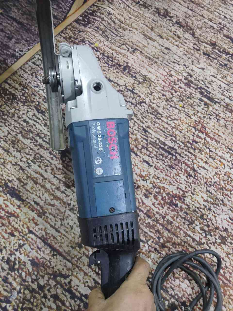 السلام عليكم الاسعار مكتوبه داخل الصور 
يوجد توصيل لكفافه محافظات العراق 5 آلاف 
شرط كلهن بعدهن بفحمه الشركة 
*********** يوجد واتساب
