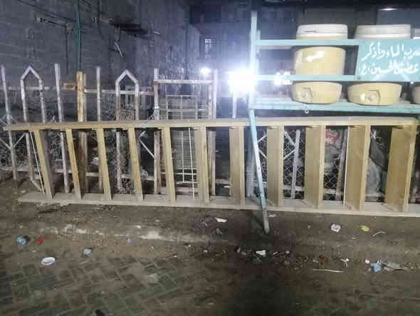 سلام عليكم ورحمة الله / درج خشب تسكام خمسه متر درجه اولى للبيع استخدام شهر فقط *********** ابو موسى
