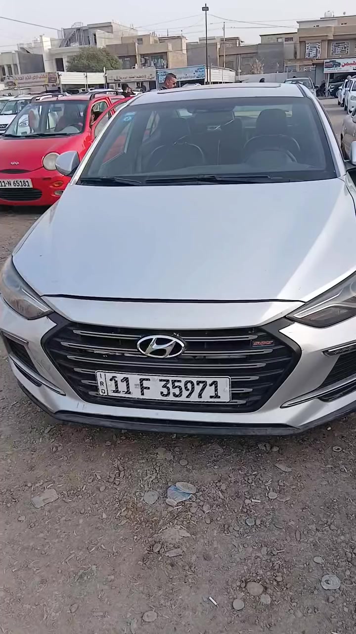 النترا سبورت رياضي موديل ٢٠١٨ محرك ١٦٠٠ جي دي اي عارضها ب١٣٠ وبيها مجال للشراي بأسمي 
***********
