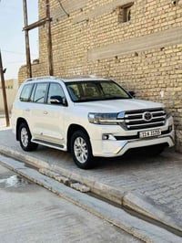 لاندكروزر 2017 ويد دتيشن ماشيه 148مكفوله من كلشي رايده ب510$ وبيه مجال...