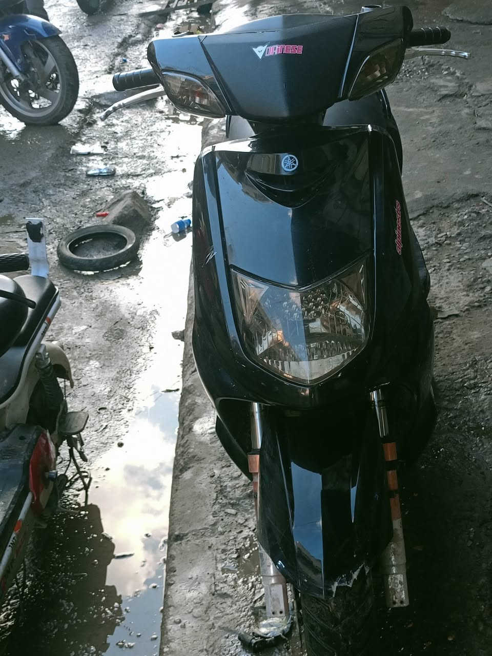 السلام عليكم أعيد النشر بسبب الوعود الكاذبه  ماطور سكنز ياباني مو صيني للبيع اومراوس حسب القناعهه
مكينه معمره جديد تعمير مضبوط معدل تعبر ال100 كهربائيات شغاله سلف شغال بس يعوزها باتري السعر475وبيها مجال للشراي مكان الماطور بل دواسه 
***********
***********
