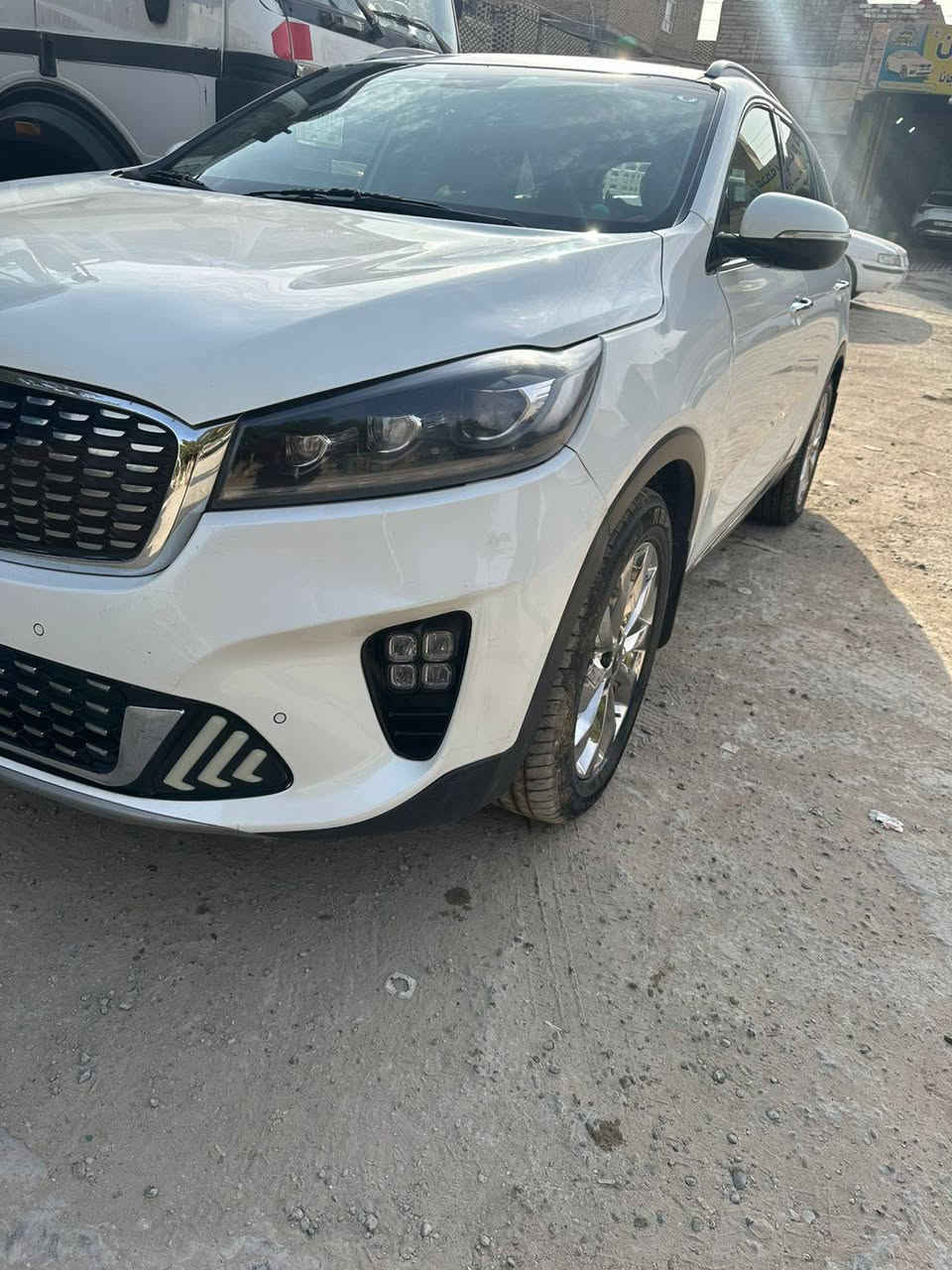 سلام عليكم
سورنتو. مديل 20 
محرك 6 V
فول مواصفات. عده البنرامه 
بصمه. 
بردات خلفيه 
حساس امامي وخلفي 
اوتو هولد 
7 راكب 
تبريد 3 قطع 
ماشيه 98
مبدل جاملغ ونص بنيد صبغ 
كير ومكينه جدد بلا فتح 
جنطه ذكيه 
 سعر.  240 وبيهه. مجال.  
مكان سياره نجف الاشرف 
جديده سياره وبلعافيه ع ياخذهه 
الاستفسار ***********
