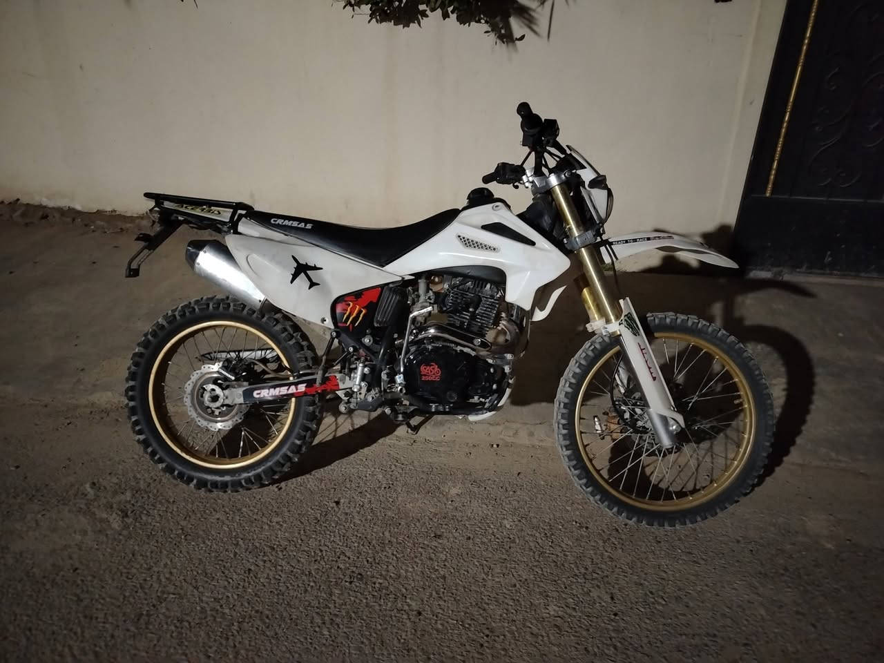 السلام عليكم
دراجه قفاز CRX محرك ٢٥٠
للبيع
السعر مليون ١٠٠ وبي مجال
دراجه كامله 
لاستفسار خاص او ***********
يرهم مراوس
