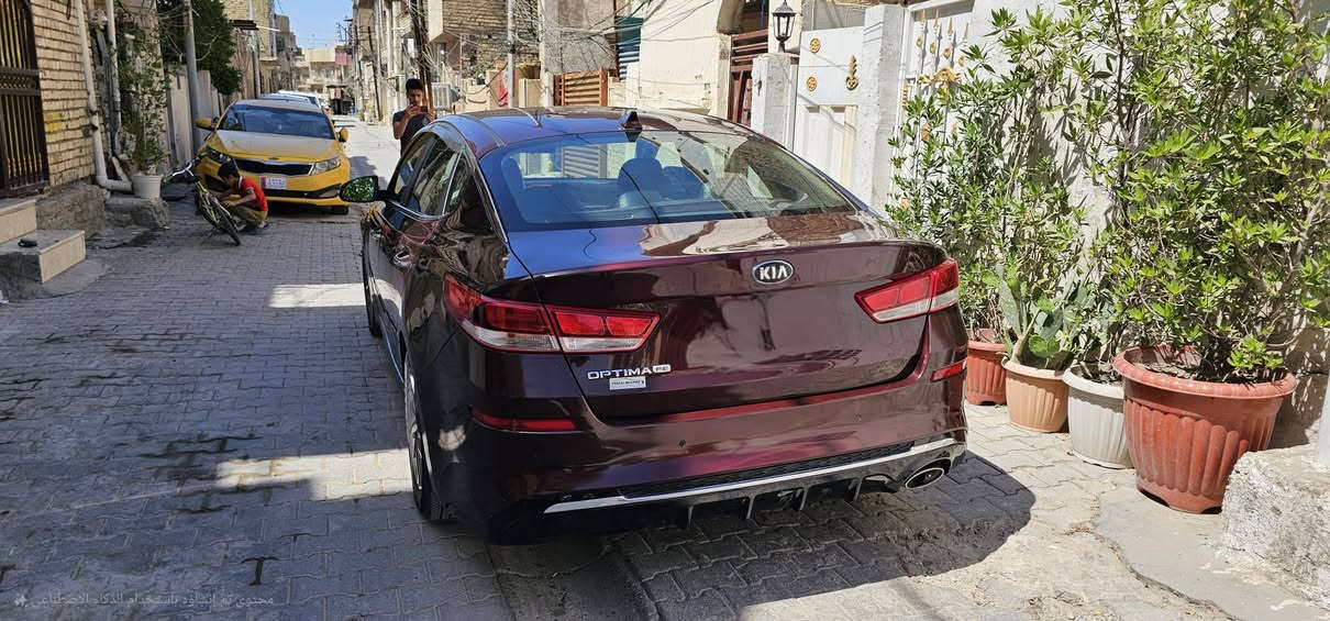 كيا اوبتما موديل ٢٠٢٠ وارد أمريكي محرك ٢٤٠٠gdi ماشيه ٩٠ ألف مايه ظرره دعايه خلفيه وقليل من حوض الصندوق بيه تنقيص دهن قليل والباقي بحاله جيدا بسعر مناسب رقم بغداد انكليزي الجديد بسمي بغداد المنصور شارع البيجيه ***********
