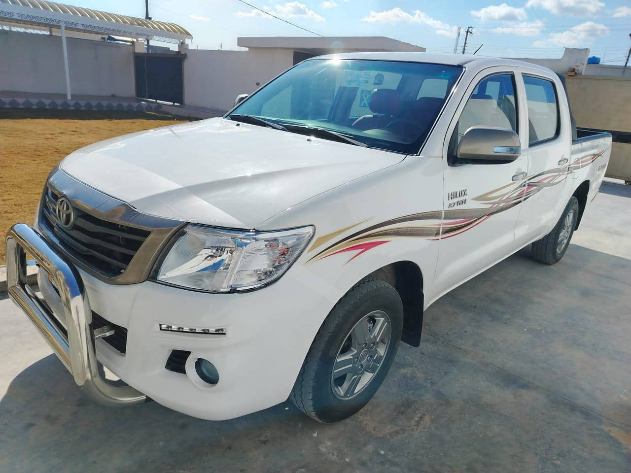 تويوتا هايلوكس 2015 كويتي 
مذهبة  شاصي 19  
كير اوتوماتيك  + داخل صاج 
تحكم ستيرن  + شاشة 
مكينه وكير بوضع الشركه ما ملعوب بيهن
تخم تاير وصدر امامي خلفي قبل سبوع شدة وحدة شديتهن  
تبريد + تدفيه  
سونارها مرفق وية الصور 
سعرها 200 وبيها مجال 
مكاني بغداد التاجي 
***********
