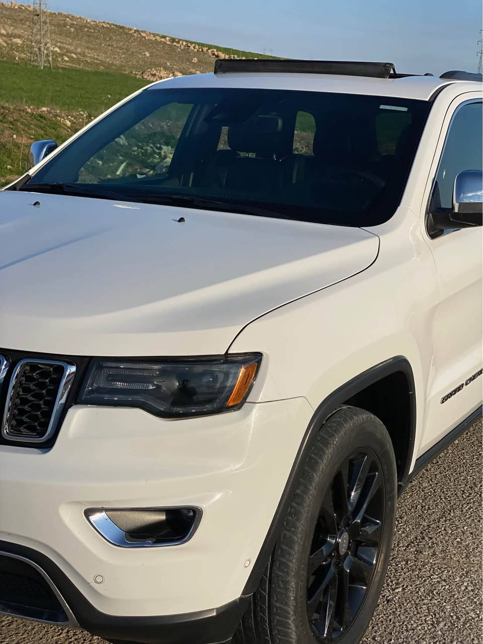 Jeep Grand Cherokee 2018 Limited 
جێب گراند چیرۆکی فولمواسەفات ئەمریکی
کلین تایتڵ 
زۆر زۆر جوانە ماشالله 
(ئۆتۆ ستارت - ئۆتۆپارک - ئۆتۆ ستۆپ- ڕادار - شەغال - دوو بەصمە - کوشن سارد و گەرم -کوشن خەزن - کوشن جڵد- سوکان هیتەر - لایت لید و عەدەسە- پانوراما-سنوق شەفت - شاشە گەورە - حاسەی دواوەو پێشەوە و تەنیشتەکانی - گێچ ئەلیکترۆنی- دەبڵ ئەکسل- سپۆرت و نۆرماڵ- تەبرید مەرکەزی و زۆر مواسەفاتی تر ) سەیارەکە زۆر زۆر پاکە
چوارتایەی لۆکی لەژێرایە 
ڕۆنی تازە گۆڕدراوە 
سەنەوی بەناوی خۆمە تا ٢٠٣٠ 
٧٧ میل ڕۆشتوە 
بۆ زانیاری زیاتر پەیوەندی بکە 

*********** السليمانية, العراق
