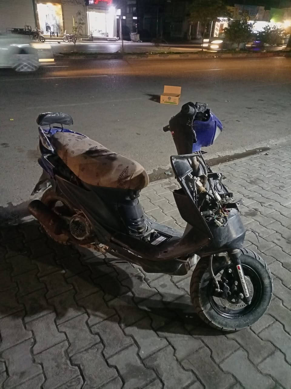 سلام عليكم للبيع دراجه fs  كلشي معايزه نكرة سلف مكينه لا تنقيص ولا تبخير شرط نعومه وشلعه جك نص جك كامل سلف باتري جديد دبلات جدد هورن لايت وره كدام تايرات جدد معايزه مكاني نجف 175 وبيه مجال لطيبين


**إذا كنت صاحب هذا الإعلان وتريد حذفه لأي سبب، رجاءا أرسل رسالة إلى الدعم الفني**