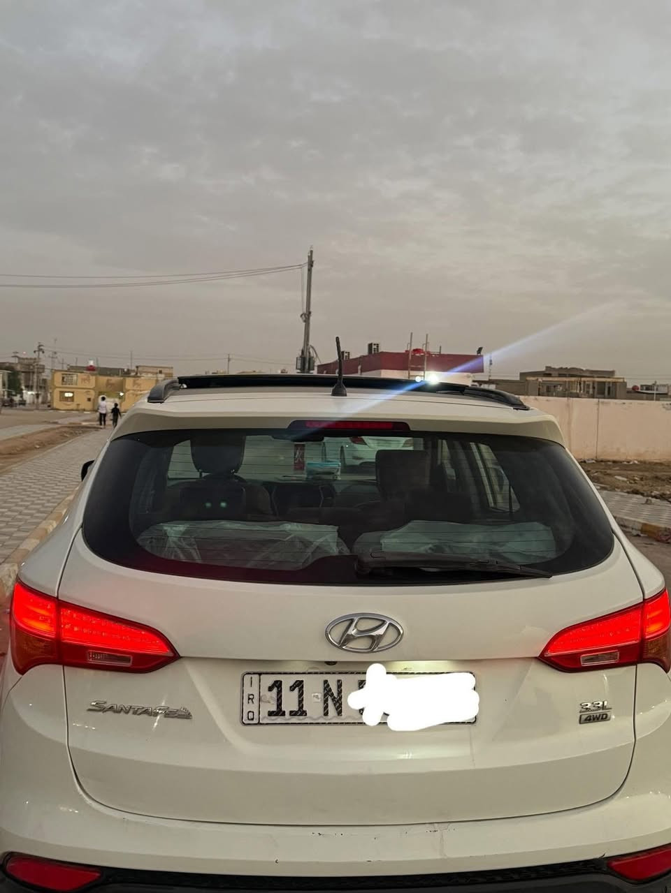 السلام عليكم سنتافي 2013كويتي
سياره نضيفه خير من الله كفاله عامه من  والتبديل والصبغ بيه بارد فقط السياره فول مواصفات1/1 
1/بني رامه
2/بصمه تشغيل+بصمه ابواب 
3/فور ويل دفع رباعي
4مانع انزلاق
4/نضام صعود ونزول منحدرات
6/نضام ايكو 
7/مري شفط 
8/شاشه
9/كامره خلفيه
10/ثلاث3قطع تبريد
11كشنات جلد 
12/كشن كهرباء
13/بردات خلفيه بلاد
اشاره ترحيب عنده القتراب
وبعد بيه هواي مواصفات مكينه 6سلندر رقم بغداد انكليزي
السياره نضيفه ماتخسر عليه وبالعافيه عل ياخذه السعر 180وبيه مجال
اللستفسار ***********
