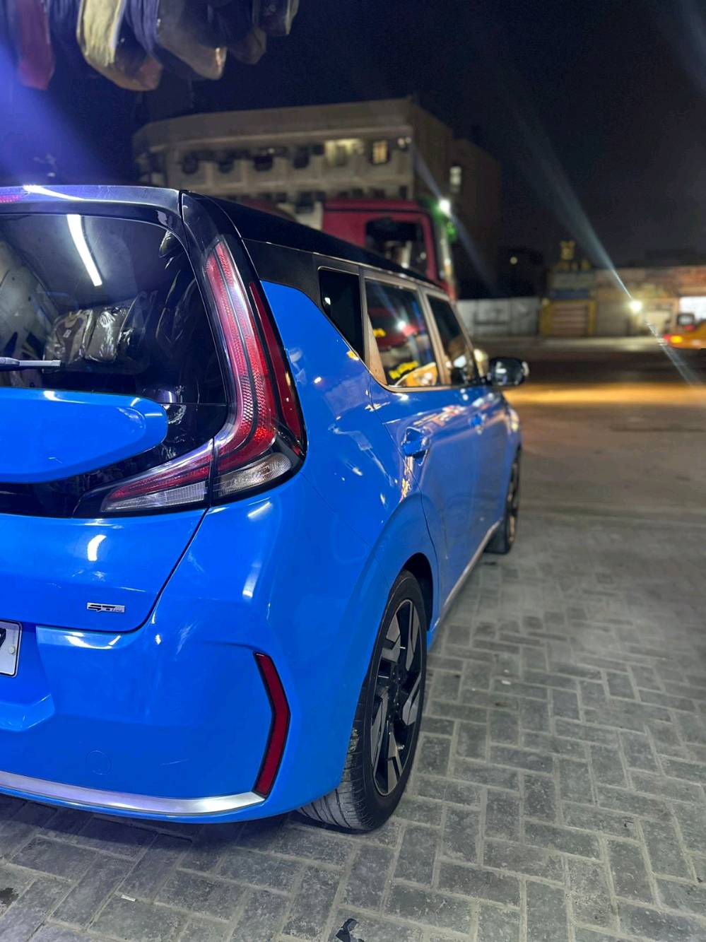 الوصف كيا صول Gt line 2024.     المواصفات. شاحن لاسلكي أشاره بالمرايا دخول ذكي قماره اسود بلادي تبريد شاشه.    شاشه كبيره. ستيرنD  جلد لونين.        بصمه.   رادار امامي/u002B/خلفي/u002B جانبي.         توقف ذاتي وباقي المواصفات معروفة   لعلم شكل الGt line يختلف عن العادي.  الحادث موضح بالصور مبدل دعاميه اصلية وكيس الكير جان متضرر ومبدل اصلي شرط كفاله كير ومحرك مابيها قطره صبغ اكو كم رصعه حالوب بالعراق بالقماره والبنيد ع عدد أصابع الايد. سونار موجود ووين متريد تفحص سونار افحص السعر المطلوب 175  وبيها مجال بسيط حك الجيه السياره نضيفه وجديده   للتواصل. واتساب. او اتصال ***********
