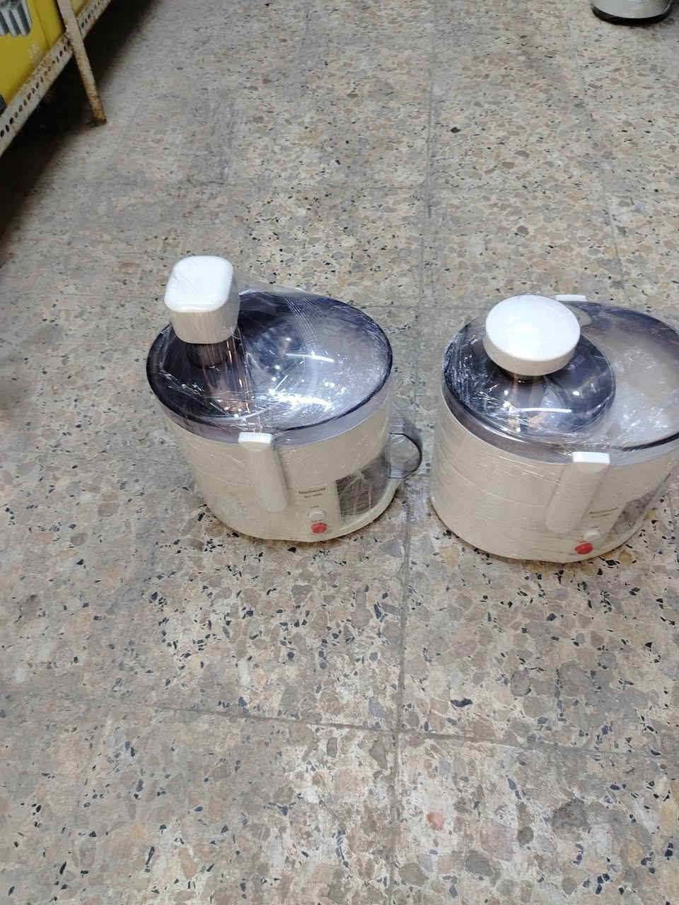 عصارات جزر. وجميع الفوكه ماركة ناشنال مستخدم نضيف


**إذا كنت صاحب هذا الإعلان وتريد حذفه لأي سبب، رجاءا أرسل رسالة إلى الدعم الفني**