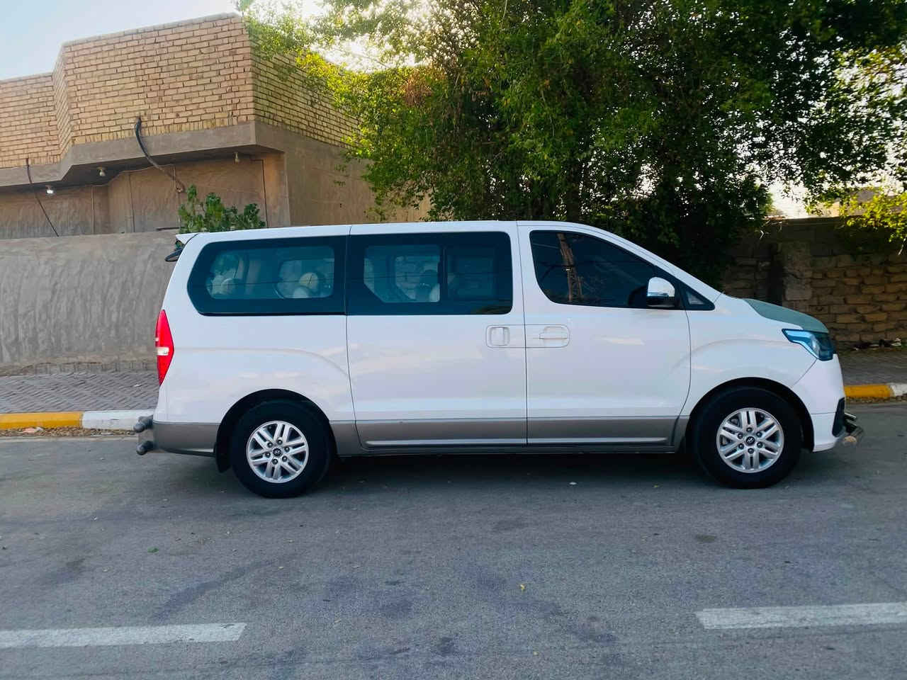 🚨 للبيع Hyundai H-1 موديل 2019 🚨

سيارة هيونداي H-1 موديل 2019، لون أبيض، نظيفة ومكفولة كفالة عامة، جاهزة للشغل مباشرة.

✅ السيارة ما بيها نقص
✅ جاهزة للعمل فوراً — تشتريها وتطلع بيها للشغل مباشرة
✅ مناسبة للجناي والنقل والعمل
✅ عملية ومريحة
✅ السيارة بحالة جيدة
✅ هيّة وضريبة وغرامات مصفّرة
✅ رقم ألماني جديد
✅ السنوية صالحة لغاية سنة 2029
✅ رقم بابل

💰 السعر: اتصل وتعرف السعر
💵 بيها مجال بسيط للجادين

📍 المكان: محافظة واسط – 
📞 رقم الهاتف: ***********

⚠️ إخوان، أني مكلف بالنشر فقط، لذلك لطفاً لا تراسلوني خاص. التواصل يكون مباشرة على الرقم المذكور أعلاه.
