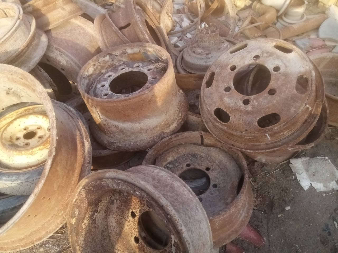 عندي وياله لبيع معا طوكات لبيع أحجام كبير وصغير العنوان ناصريه مركز *********** واتساب فقط
