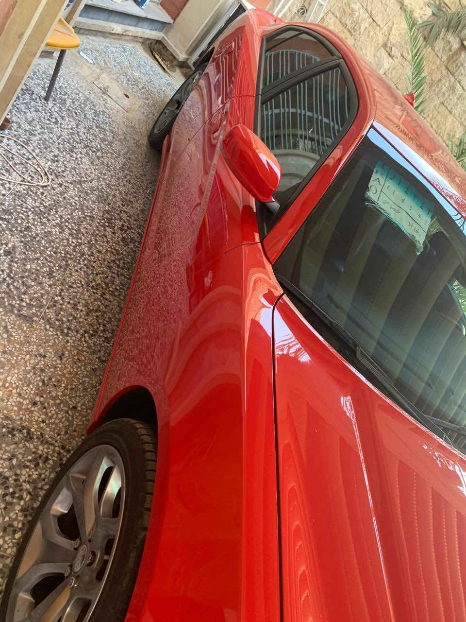 سلام وعليكم جارجر للبيع او مراوس اصل 2015 معلاية 2019سنوية جديدة الحد 2031رقم جديد 
السيارة رالي فول موصفات بس سلايت نقص 
حتى المري قلاب كشن جلد تدفئة تبريد 
حادثها صاير بلصدر السيارة بجم كله بلاد بس اجتي من امريكا بيها صبغ بلجاملغ الخلفي  والباب شوية وره السايق 
ماشية السيارة 98الف ميل 
مكان السيارة البنوك سعر 16.800 وبيها مجال 
***********
