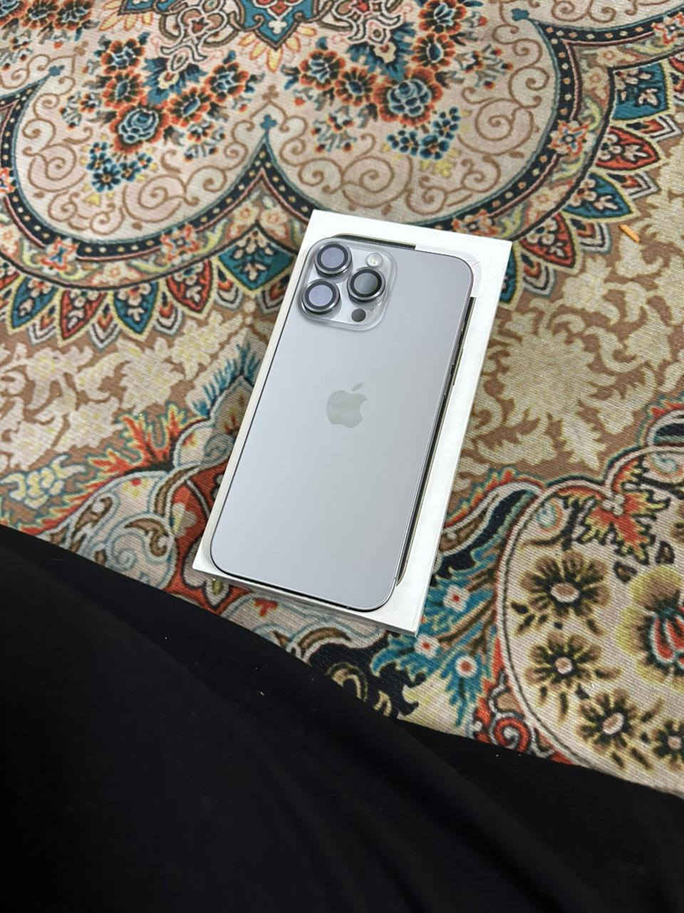 ايفون 15برو ماكس ماستر
ذاكره 256 
بطاريه87
جهاز كلش نضيف اي شخط بي يرجع 
سعره 1100 بي مجال بسيط 
***********
