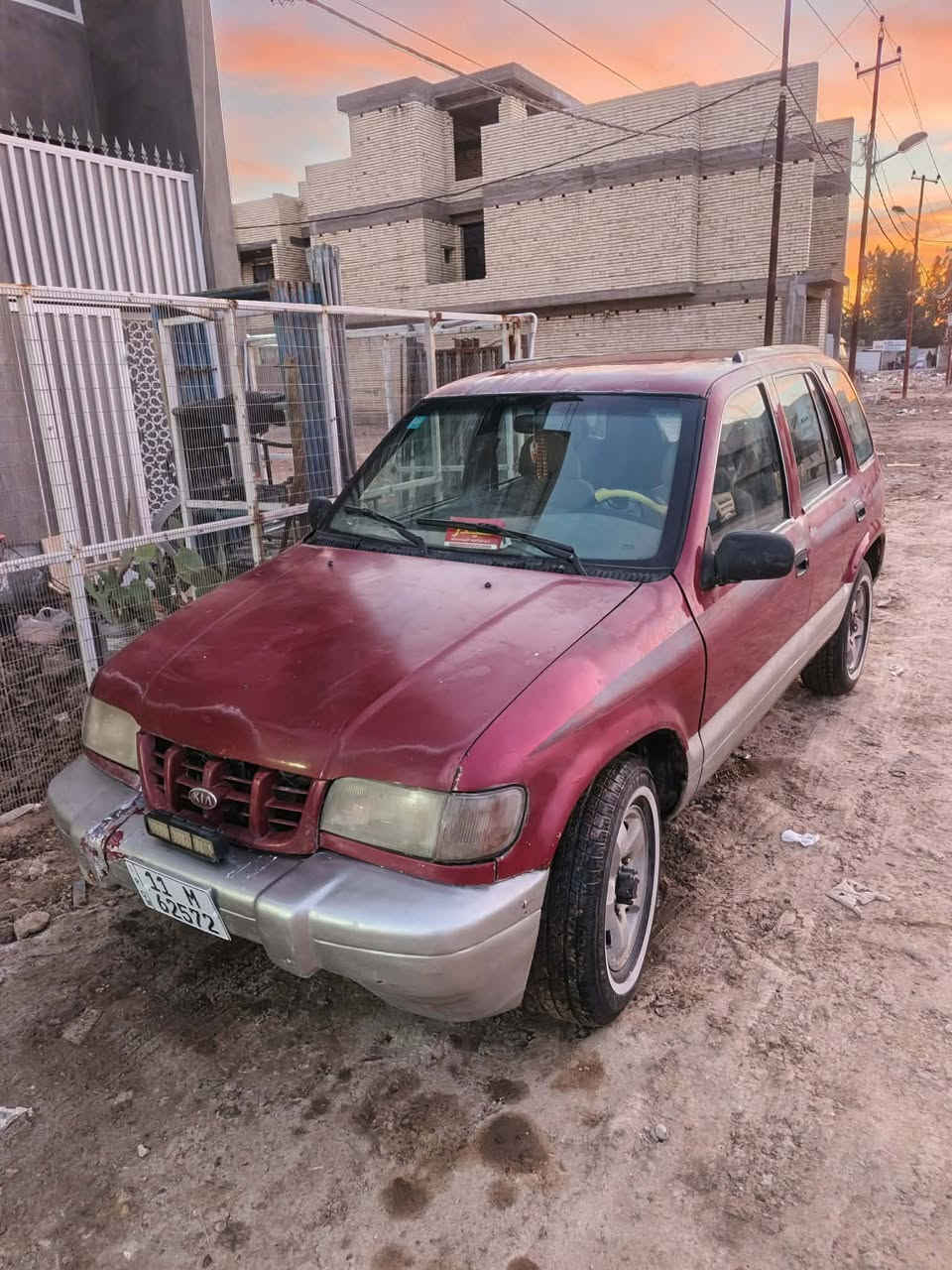 السلام عليكم 
كيا سبورتج موديل ٢٠٠٠ كير ومحرك كفاله (الكير اوتوماتيك)
تخم تاير بيها صبغ بالجاملغ الخلفي 
رقم انكليزي وهزه جديده 
العنوان بغداد الشعله 
 للاستفسار *********** 
السعر 42 وبيها مجال
مكلف بالنشر Ahmed Alzuwaini
