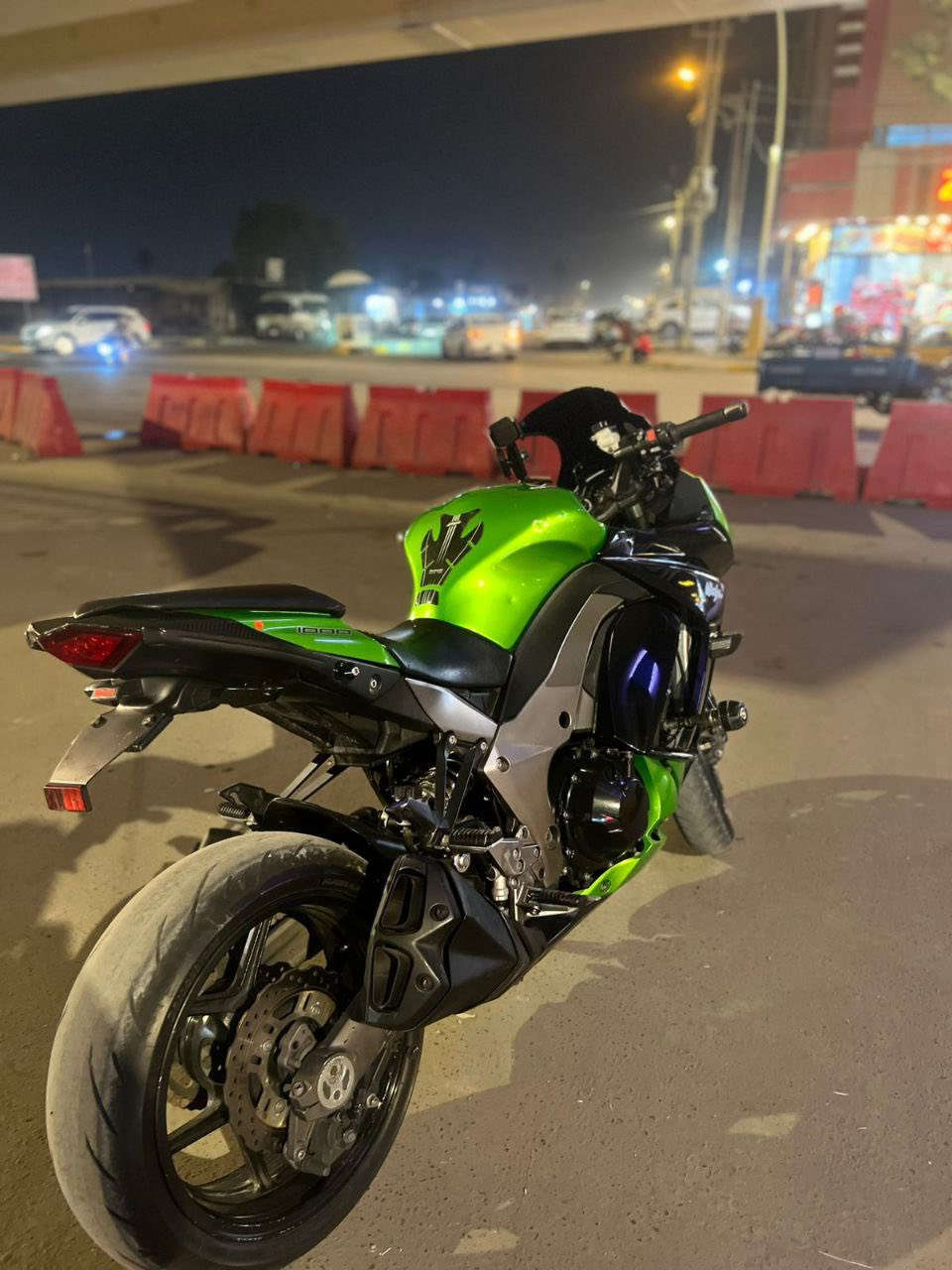 السلام عليكم
بطح كاوسكي (1000)موديل 14 للبيع مكينه مكفوله نضافه فول شراي يتواصل ع (رقم) ممتواجد فيس *********** مكاني كربلاء
