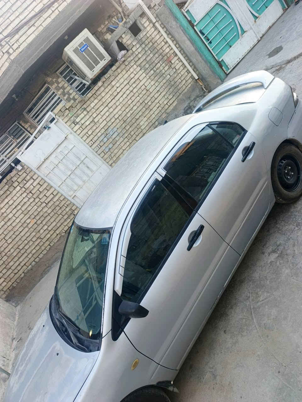 لانسر ٢٠٠٨ كير محرك خير من الله تبريد تدفئة شاشة وكاميرا صدر نضيف ماعدا اكو صوت باللوفة مال درايم شفت محرك ١٣٠٠ . السيارة بيها جراد قمارة وبنيد وصندوك وبيها شخوط يعني يرادلها ترتيب . بس هية كاعدة ونصبتها حلوة وكلشي شغال بيها سنتر لوك ريموت جام كهرباء كير اوتو وبالعافية ع الياخذها رايدها ٦٥ وبيها مجال بسيط جداً
مكان السيارة بغداد الجديدة


**إذا كنت صاحب هذا الإعلان وتريد حذفه لأي سبب، رجاءا أرسل رسالة إلى الدعم الفني**