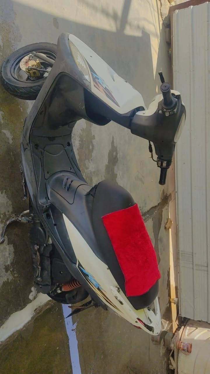 سلام عليكم دراجه ماكس عدلة لون ابيض دراجه خير من لله مابيها شي نقص وكفاله عامة سعر خاص  الشراي يجي خاص هذا رقمي ***********
العنوان الديوانية حي الوحدة
