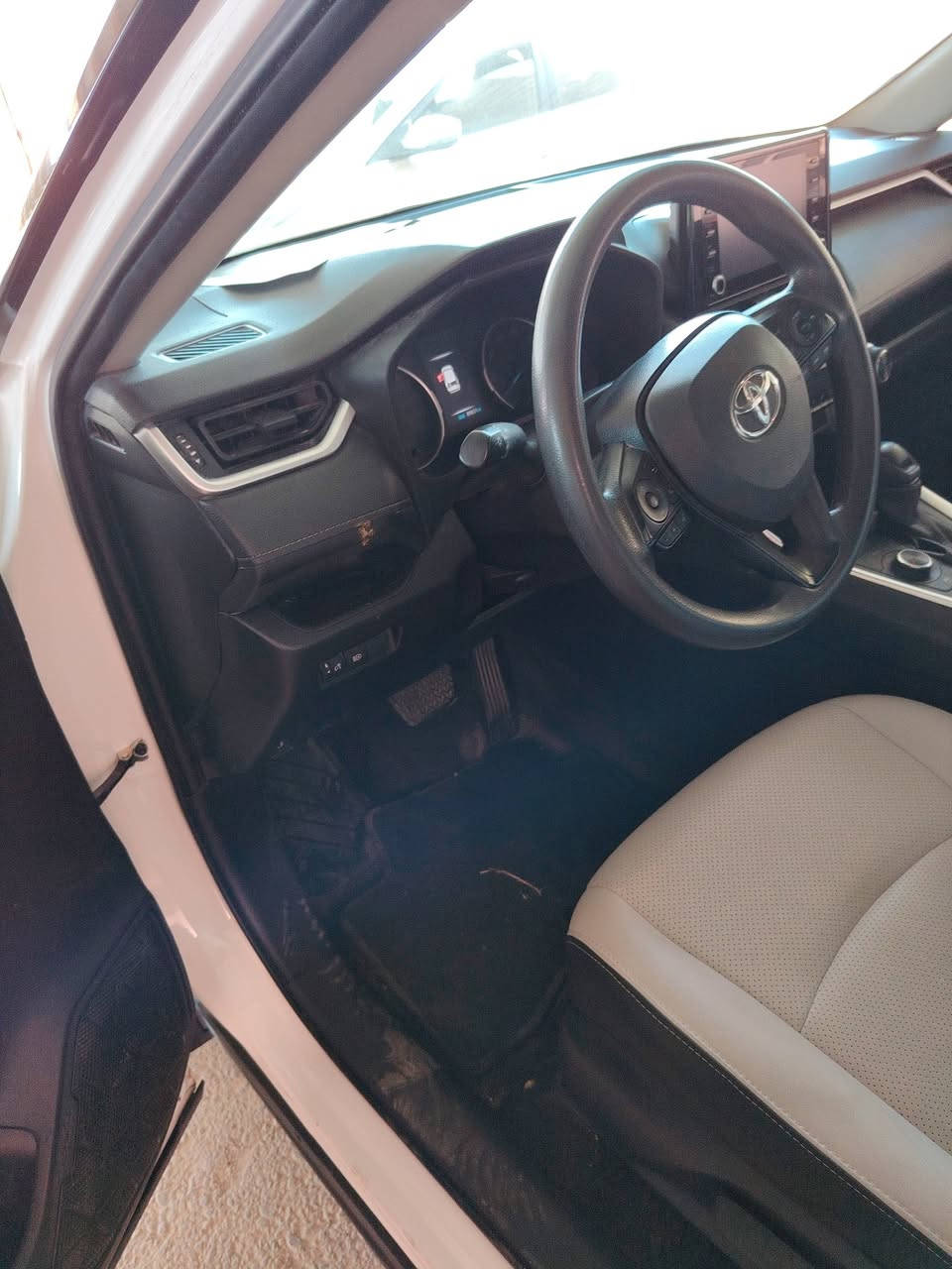 تويوتا راف فور (Toyota RAV4) 2020 هايبرد ليتيوم - صنف LE 🌟
السيارة تب نظافة (بحالة الوكالة)، وارد أمريكي، ومجهزة ببطارية ليتيوم قوية واقتصادية جداً.
ايرباق كلو سليم 

​الموديل: 2020

​المحرك: 2600ccهايبرد (Lithium) اقتصادي وقوي

​الوارد: أمريكي

​الصنف: LE

​الحالة الفنية: فحص كامل وممشى حقيقي (الفحص والممشى مرفقين مع السيارة)

​النظافة: السيارة تب نظافة ومش بحاجة لأي مصاريف

​💰 السعر ومكان المعاينة:

​السعر المطلوب: 19,800 دينار أردني

​الموقع: الزرقاء - المنطقة الحرة

​📞 للتواصل والاستفسار :

​رقم الهاتف: 0795871772


**إذا كنت صاحب هذا الإعلان وتريد حذفه لأي سبب، رجاءا أرسل رسالة إلى الدعم الفني**