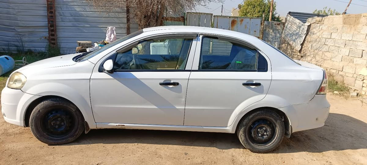 السلام عليكم
افيو 2011 خليجي محرك 1600
كهربائيات بلاد تبريد تدفئة شغال داخل نضيف.           (كير اوتو) المحرك والكير مكفولات 
بيها رصعات والجاملغ الامامي بي معجون بدون ضربه 
سياره جهازه للأخير بس تحتاج ترتيب خارجي
مسويلهة ادامة كاملة قبل فتره من الغوايش لمنضومة البانزين وبلكات وحساسات  سيارة خير من الله صار سنه عندي السعر 68 وبي مجال. ***********
