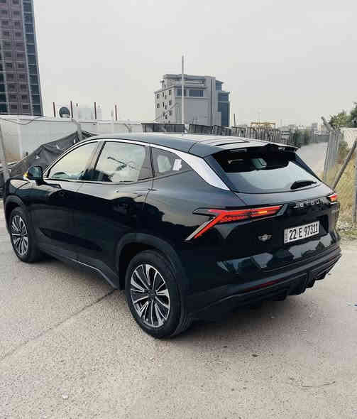 السلام عليكم 
للاستفسار ***********
 جيتور داشنك لون زيتوني مميز
ضمان شركه هارلم 10 سنوات وكيلو متر مفتوح
السعر ((162)) ورقه بيه مجال بسيط السياره بعده على وضع الشركه ((مكفوله من الصبغ ولبارد وعلى ايد وحده وكافه الصيانه داخل الشركه ماشيه 46 فقط
للبيع جيتور داشينك خليجي 2024 لون زيتوني مميز 
تحكم بسياره بلاوامر الصوتيه بصمة تشغيل عن بعد شاشة كبيرة لمس نفكيشن كاميرا خلفية دوارة تحكمات فل بالستيرن وكروز سرعة بلوتوث وحاكية تلفون ايرباك مرآة اوتودم رادار وتحديد مسار دشبول ديجيتال تبريد شاشة لمس قطعتين هاند بريك بصمة مانع انزلاق وانحدار اوتو هولد كشنات جلد ابيض رياضية اشارة بالمري وكهرباء حساسات 360 درجه لايت متحرك عند الاستداره وحساس اطارات وحساس مطر انارة اوتو وعدسة متحركة زنون بالمازدة الامامية ولد نهاري زنون بك لايت لد ترايش الابواب والشباك الامامي استيل ABS مخارج
‏ AUX  USB  GPS
2 بصمة تشغيل عن بعد ويل كب حجم 19 محرك ٤ سلندر حجم 1500 تيربو محرك اقتصادي وراقي بدون دوانز كير اوتوماتيك والشراي يتصل على رقمي واني حاضر  السعر 162 ورقه مجال بسيط جدا 
 مكاني بغداد الكرخ ***********
