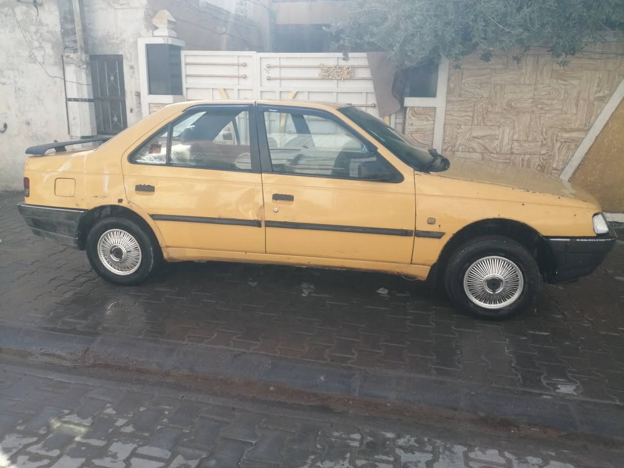 اسلام عليكم بيجو روا موديل ٩ بسمي هزة جديدة مصفرة هيئة وغرامات  سنوية ل٢٨       سيارة جاهزة     رقم انكليزي   مكاني بغداد الحرية     رقم الهاتف  *********** السعر ٢٠ ورقة
