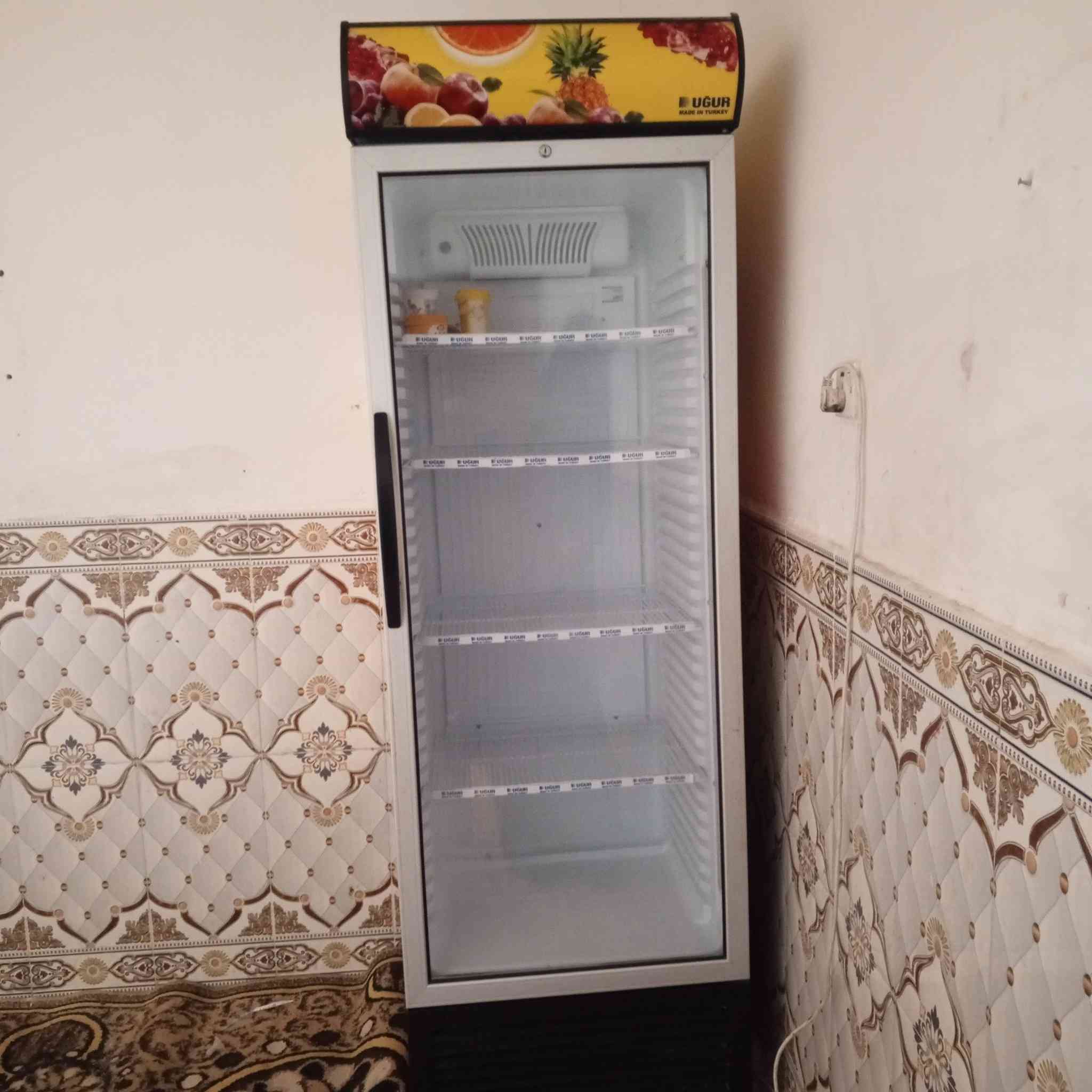 السلام عليكم ورحمة الله وبركاته براد لبيع ستعمال قليل نضيف ب 100 ب 100 رقمي ***********
