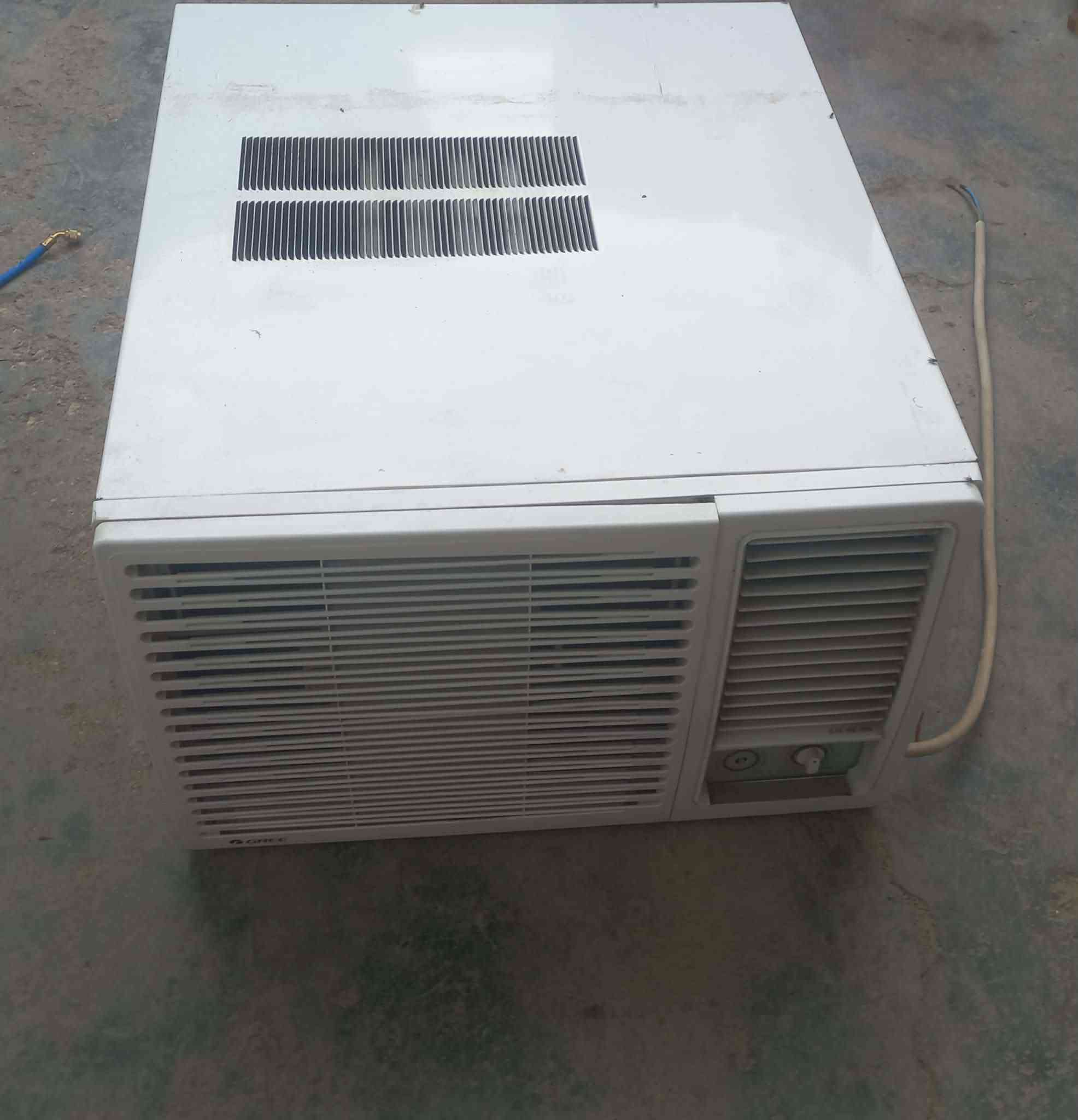 مكيف گري شغال للبيع 250وبي مجال قليل هاتف ***********
