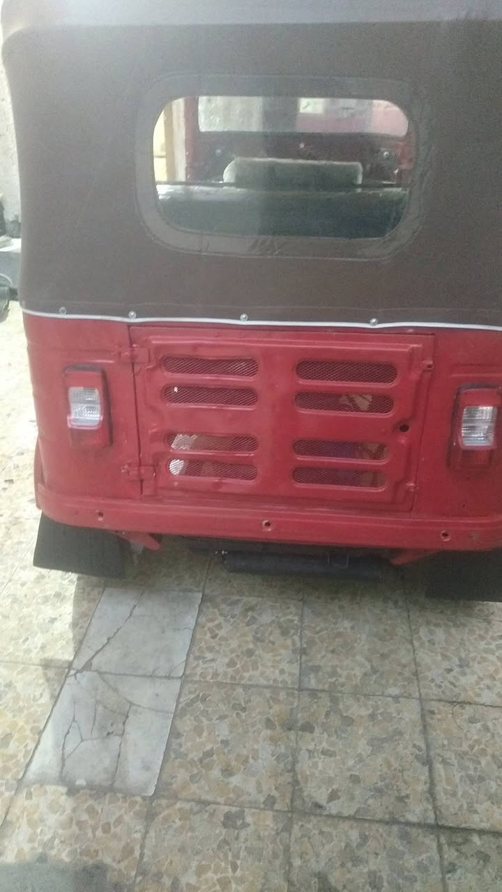 سلام عليكم  تكتك للبيع  مديل 18 اوراق اصولي  تكتك جازه من كلشي مكينه بعده بل جيس  تكتك  ما عوزه اي شي كبل للشارع  مكاني كربلاء حي العسكري  السعر  3900 وبيه مجال  قليل  الرقم ***********
