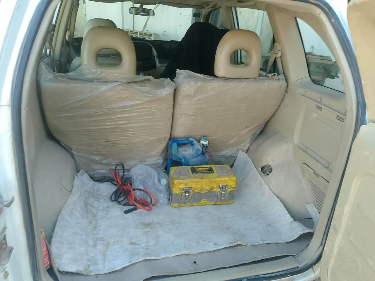 السلام عليكم تيگو موديل 2011 للبيع السيارة بأسمي گير ومكينه وتبريد خير من الله مكفولات تخم تاير صدر نظيف العنوان بغداد جسر ديالى السعر 48 وبيها مجال قليل للاتصال ***********
