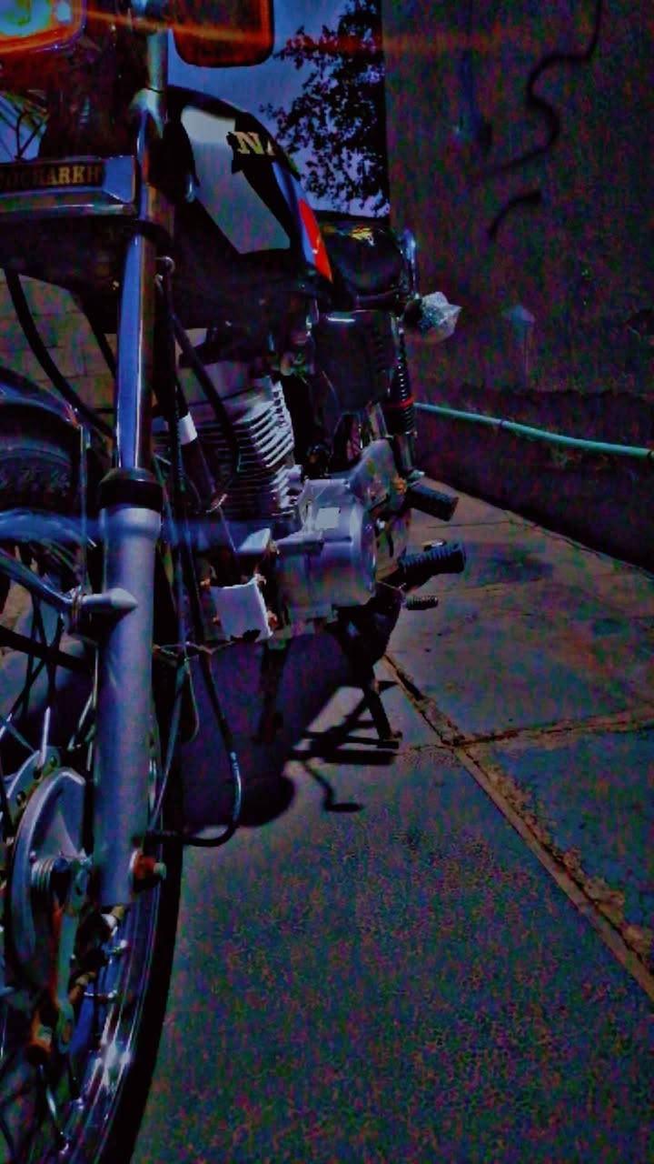 سلام عليكم دراجه للبيع شاصي موديل 2021 ارشا بلادي موو تعمير وراق صولي بيه مكينه اصلي شلامجه موديل 25 مبدل بيه بس ولفات شديتله ولفات صفررر واحد مكاني كوت الجديده سعر اتصال علا رقم *********** دراجه نضيفه احله من تصويرر
