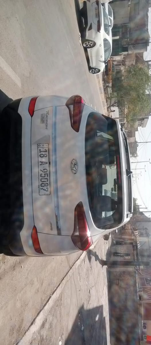 توسان موديل 2018
وارد امريكي سونار بل منشور
محرك 2000 
ماشية 149 الف كيلو 
مواصفات 
بنراما 
نقطة عمياء
كرسي السائق كهرباء 
داخل جلد
اشاير بل مري
قطعتين تبريد 
شاشه و كامرة دوارة 
كراسي الامامي ولخلفي تدفئه
ستيرن تدفئة 
3انضمة قيادة 
فور ويل
رقم بابل الانكليزي 
هزة جديدة
سعر 163$
مكان السياره طويريج
الاستفسار ***********
للبيع او مراوس حسب القناعة
