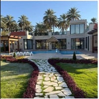 يوجد لدينا مزارع اليجار في البوعيثة بسعر 07865953969مناسب موثقة بتطبيق...