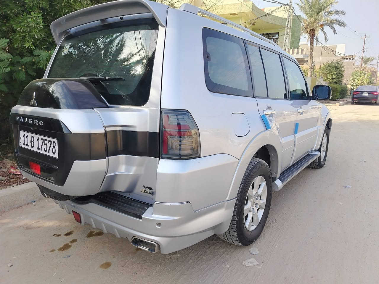 السلام عليكم للبيع باجيرو حبتور معروفه مواصفات الحبتور موديل  2008  رقم بغداد دولي بسمي بيه جاملغ وبنيد السعر 118 وبيه مجال الاتصال *********** مكان السياره حله شارع 60
