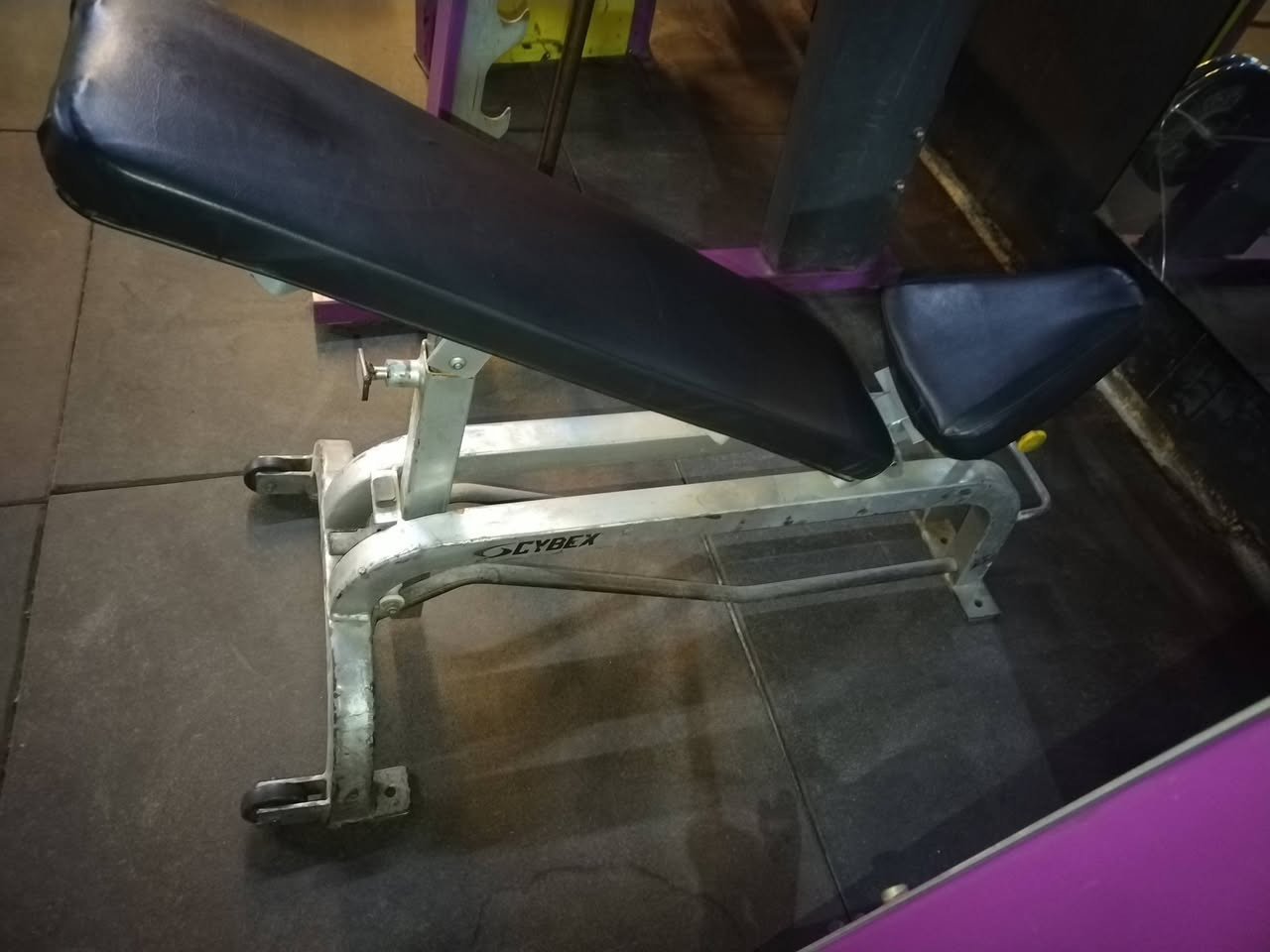 مصاطب للبيع العنوان بغداد ***********
