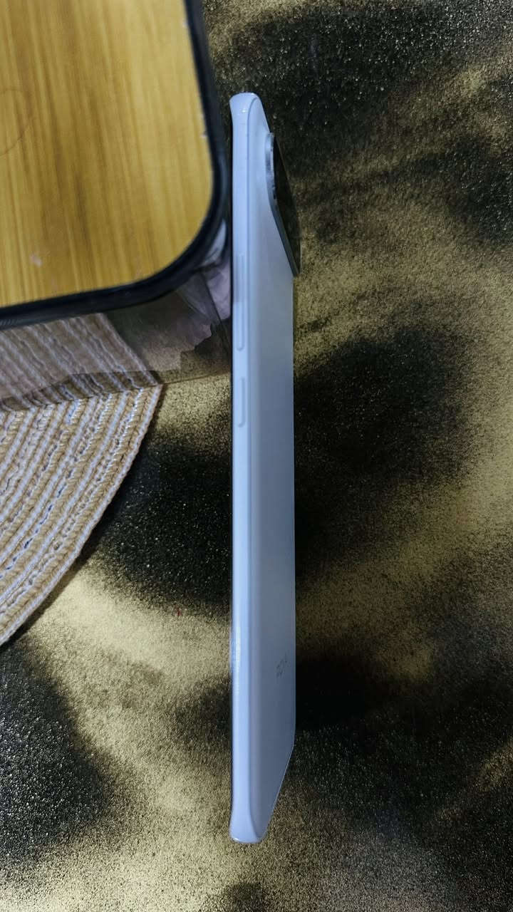 سلام عليكم
تلفون TECNO POVA SLIM 5G
تكنو بوڤا سلم التلفون جديد كارتون ما مستخدم بس اسبوع 
ذاكرة 256 
كامل ملحقاتة 
كارتون 
شاحنة كيبل وبلك اصلي
گفر
التلفون بالحقيقة كلش حلو ماعرف ليش مظلوم بالتصوير 
مكاني ناصرية مركز 
سعرة 180 

***********
