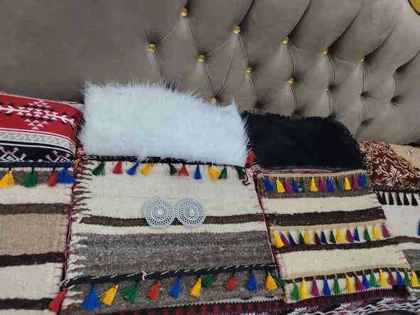 السلام عليكم ورحمه الله خروجه تطريز درجه اولا مال مندلي اسفنج طبي شي حلو ومرتب سعر 10 وابو الفرو 12 الف توصيل كافه محافظات العراق و أصحاب المحلات اسعار تختلف مكاني بلدروز حي العصري للاتصال ***********
