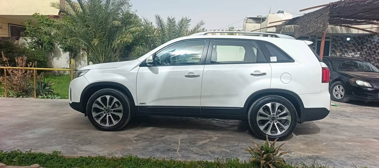 السلام عليكم
سورنتو 2015  بغداد  6سلندر فول مواصفات 
ميحتاج اعددهن 
السعر 175 بي مجال قليل 
بدون ضرر فقط صبغ جامرلغ اثر شخوط  وبيها بارد محدد بالصوره 
محرك كير جيد جدا 
جاهزه بدون اي نقص صدر امامي خلفي جديد  
مكان ديالى  دلي عباس 
*********** وتساب
