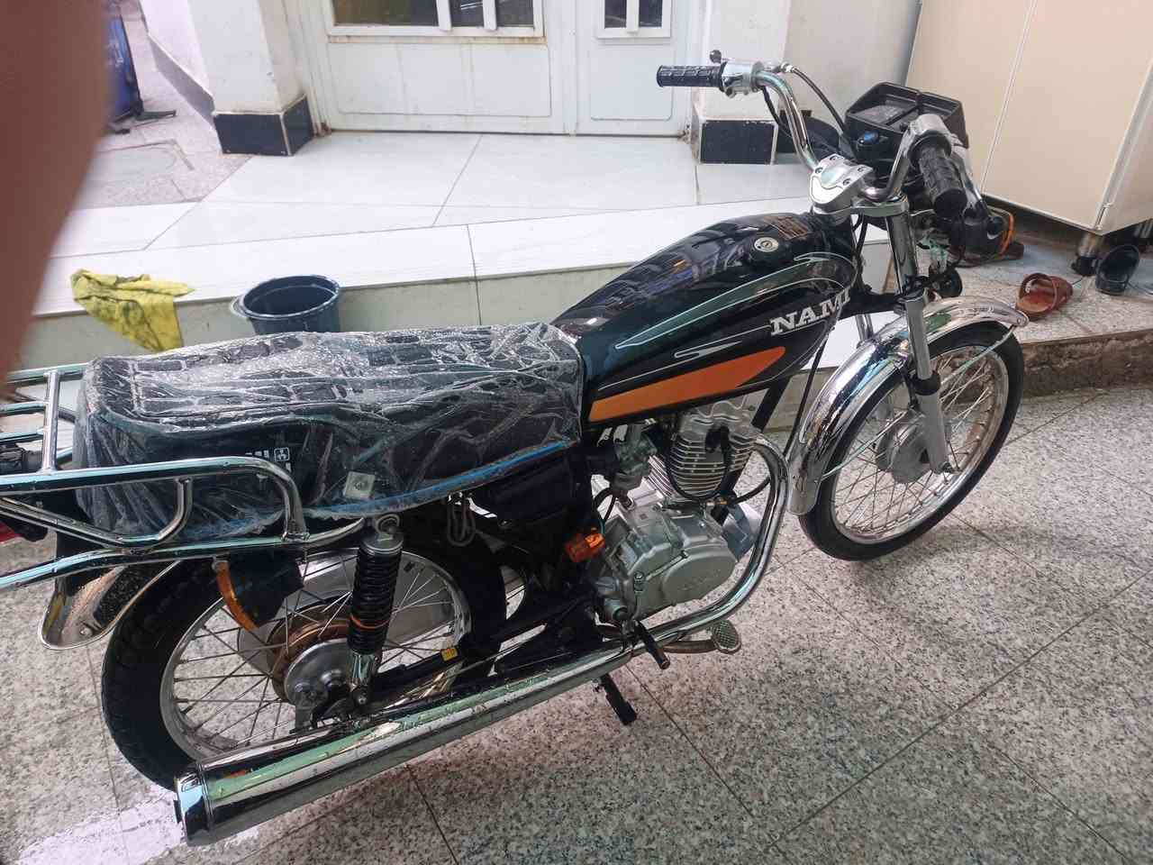 سلام عليكم دراجه أيراني أوراق
شاصي موديل 2014 أو تعمير 2025 كله ناما أصلي
مبدل بس بستم مكينه ناعمة السعر مليون أو 100  أو بخدمت الطيبين مكاني بصره زبير  رقمي (***********)
