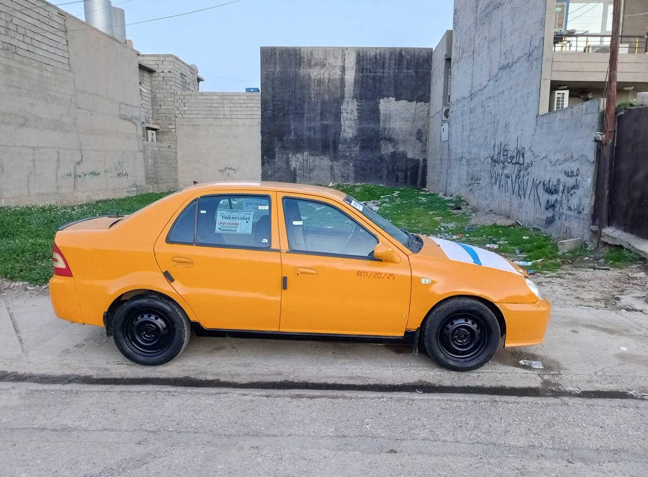 السلام عليكم جيلي سيكي موديل 2012 رقم كركوك الماني شرط الوكاله والتحويل بيه دفتر بانزين جازه ماناقصه كلوب البيع او تخم تاير جديد محرك كير صدر باتري عبوه بانزيز جديه السياره متعوب عليه  مراوسه حسب القناعه
السعر 28 وبيه مجال
العنوان كركوك 
رقم الهاتف ***********
