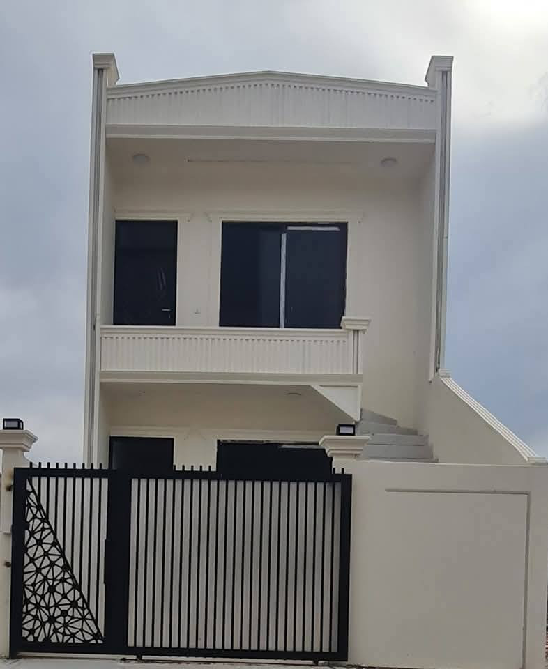 دارلبيع ١٠٠متر طابق نوص فول مواصفات سقف مغربي فول كاشي كركوك دروازة على طريق سليمانيه خلف مطعم هيمن موبايل ***********اسياكورك*********** البيت جديد
 صفرمامسكون بيه البيت بيه غرفه نوم استقبال مطبخ صحيات كراجي مطبخ حار طابق ثاني غرفه
