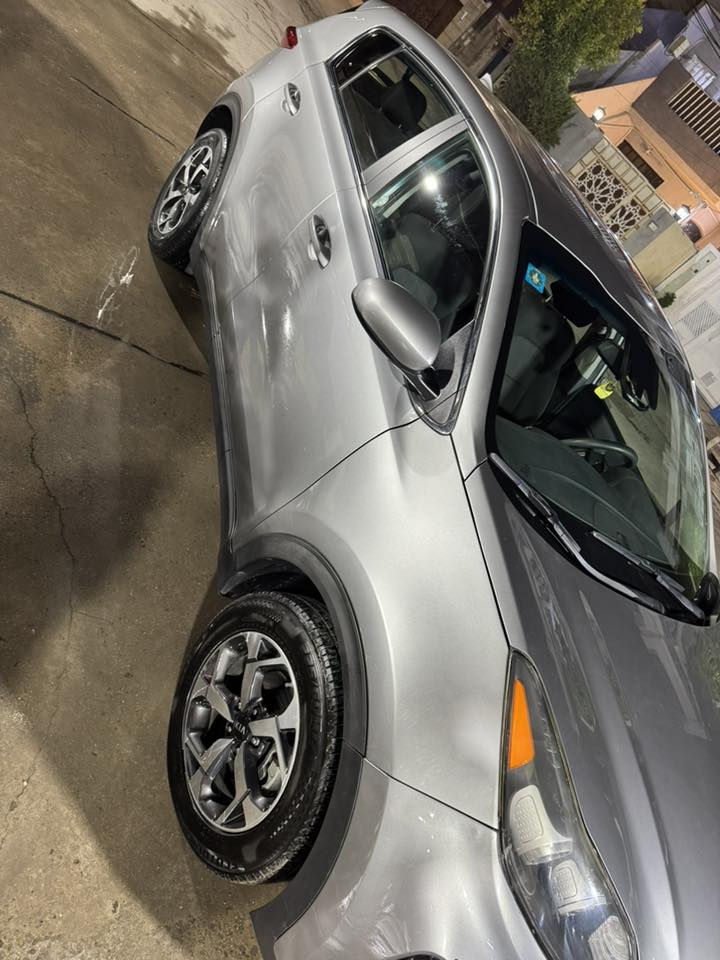 سلام عليكم 
كيا سبورتج 
موديل 21
وارد أمريكي 
محرك 2400 
ماشيه 38 KM
حادث امامي بنيد دعامي جاملغ 
رقم بغداد 
مكان سياره الجادرية 
السعر  178
رقم الهاتف ***********
