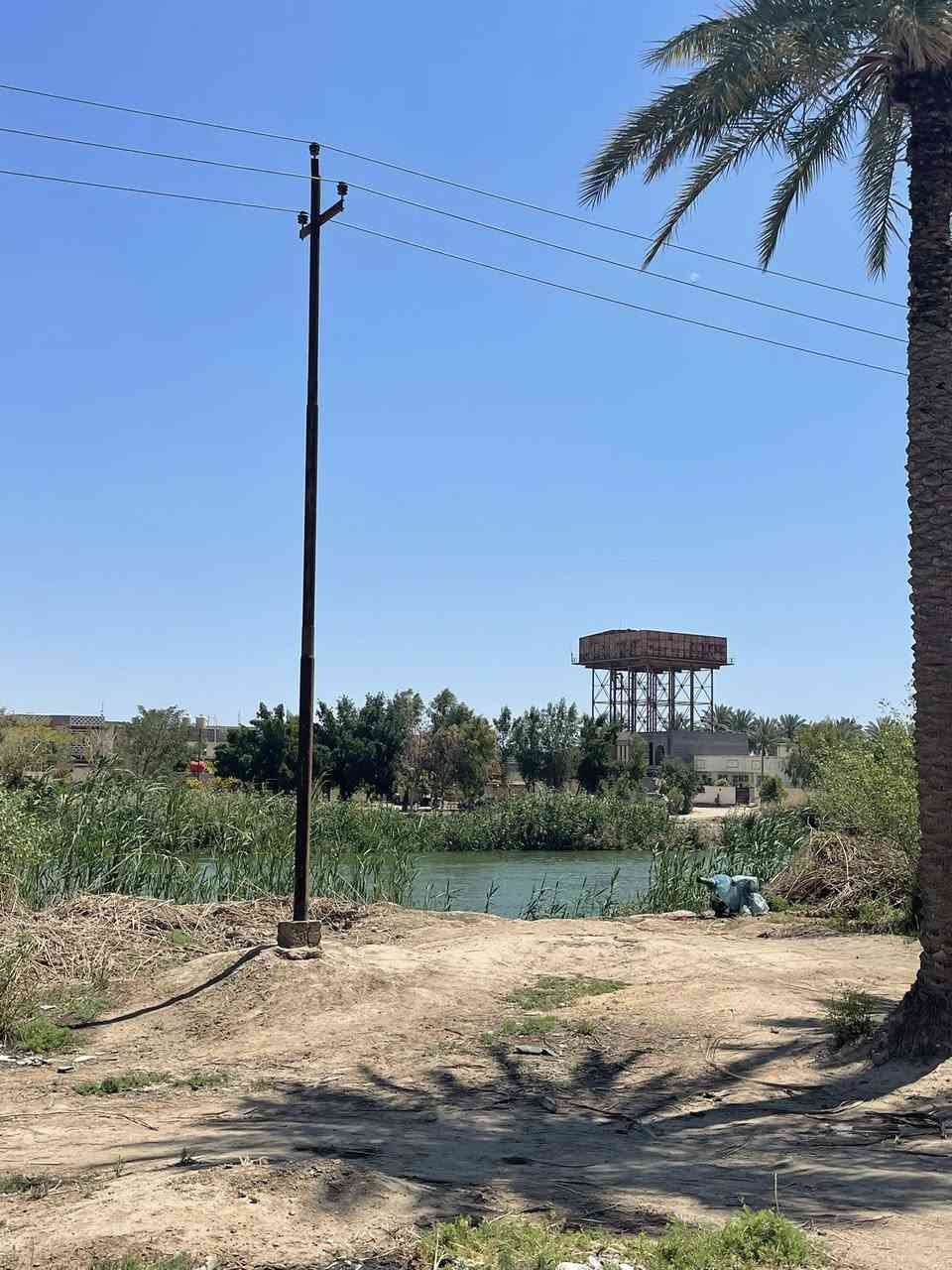 سلام عليكم قطعه ارض طابو صرف زرعي سند 25
مساحه 500 متر ع شط لحله قرب جسر السياحي 

متوفر كهربا وماي وتبليط 

البيع الاستفسار ***********
