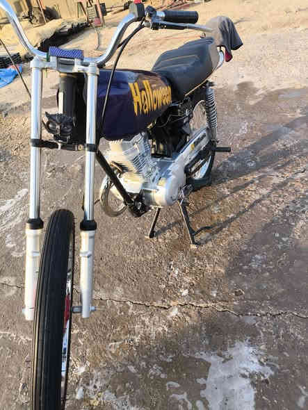 السلام عليكم: للبيع او مراوس بستوته حسب القناعه ونطي فرق حته اذا كلك
ملاحظه الي يعجبه السعر يجي خاي ولي مايعجبه لايطي سعر من يمه تره يحصله احجايه 
دراجه للببع تعمير 25 جاهزه ضوه وباتري وكتف 
ثاني تبديلت دهن بعدهي مامفيلسه
الشاصي نامه  اوراق اصولي مديل 18بيه بس اذان المدكر طاكه وملحومه 
السعر 775بيه مجال قليل: ***********
مكاني بين السماوه والرميثه محطت تعبأت وقود ثوار العشرين دبيس
