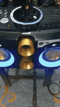 دي جي فليبس اواكس وراديو وفلاش  مع إمكانية ربط مايك  تحكم بيز عالي  جهة اليمنى متضررة  شغال سماعة وتويتر عدد اثنين   السعر ٧٥ الف مع التوصيل   الحلة  مهندسين  الاتصال على الخاص او موبايل  ***********  يوجد توصيل
