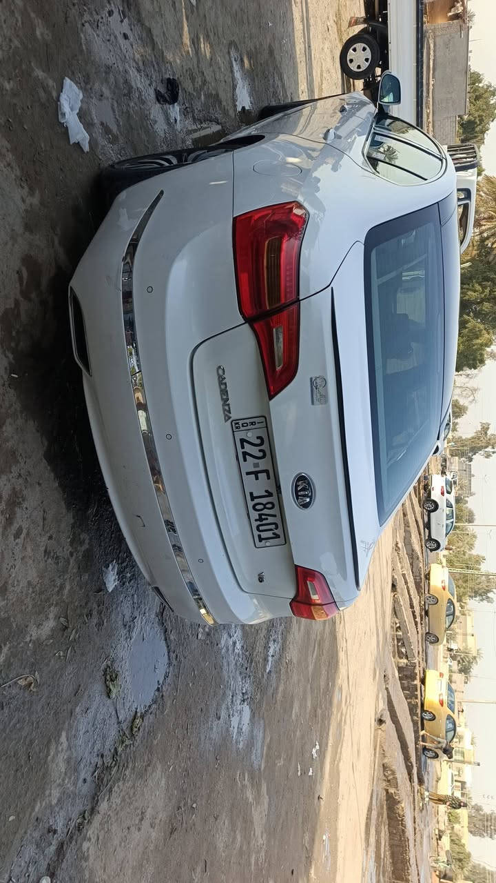 سلام عليكم كياء كادنزه ٢٠١١فول مواصفات خليج سعر113 وبيه مجال رقم ***********
